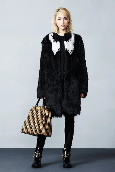 Look 27